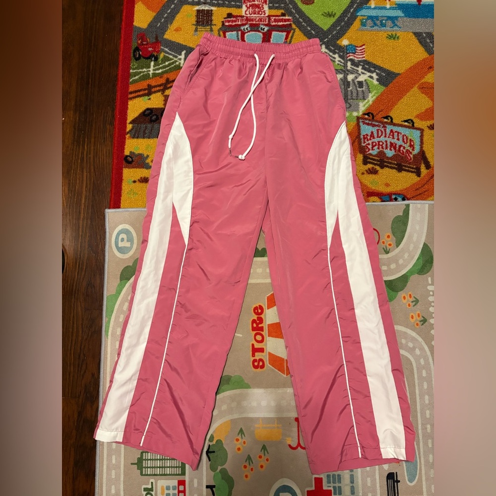 SHEIN pink and white retro look wind pants 💕